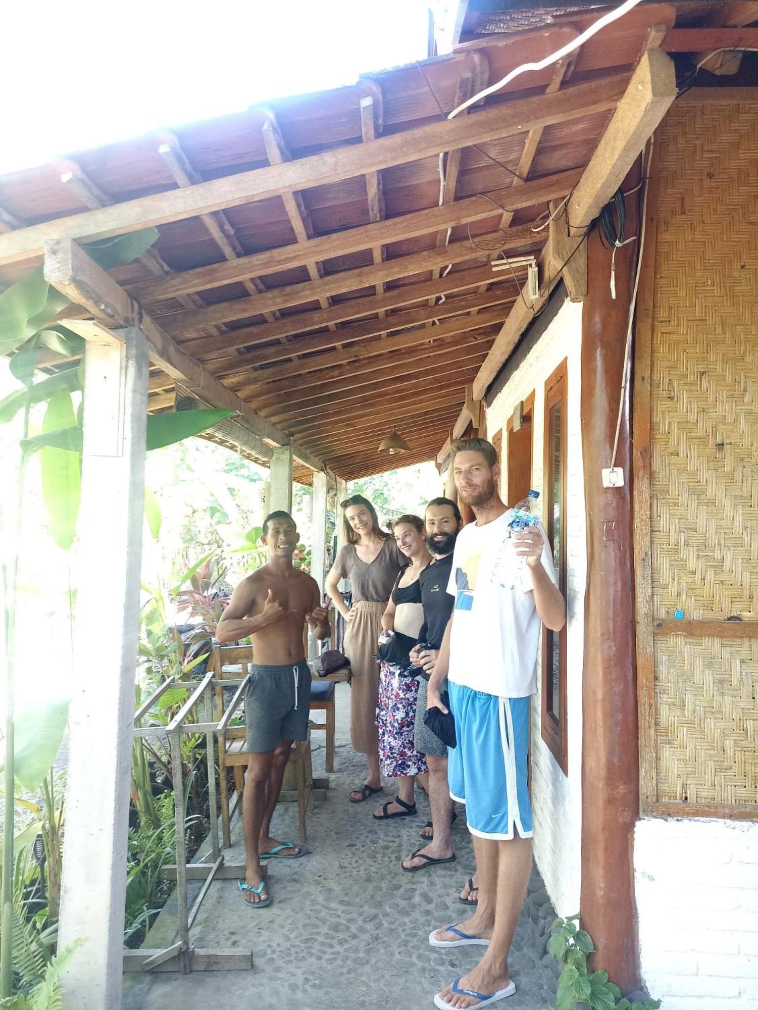 Ayolah Surf House &Surf Camp Lägenhet Jembrana Exteriör bild