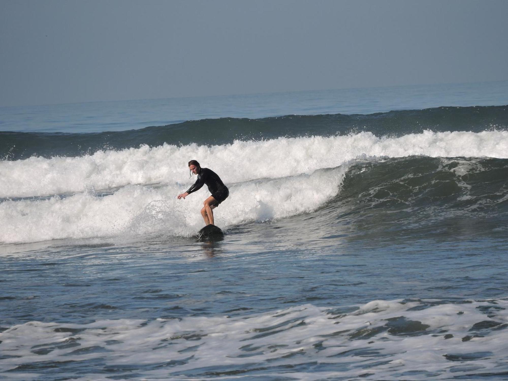 Ayolah Surf House &Surf Camp Lägenhet Jembrana Exteriör bild