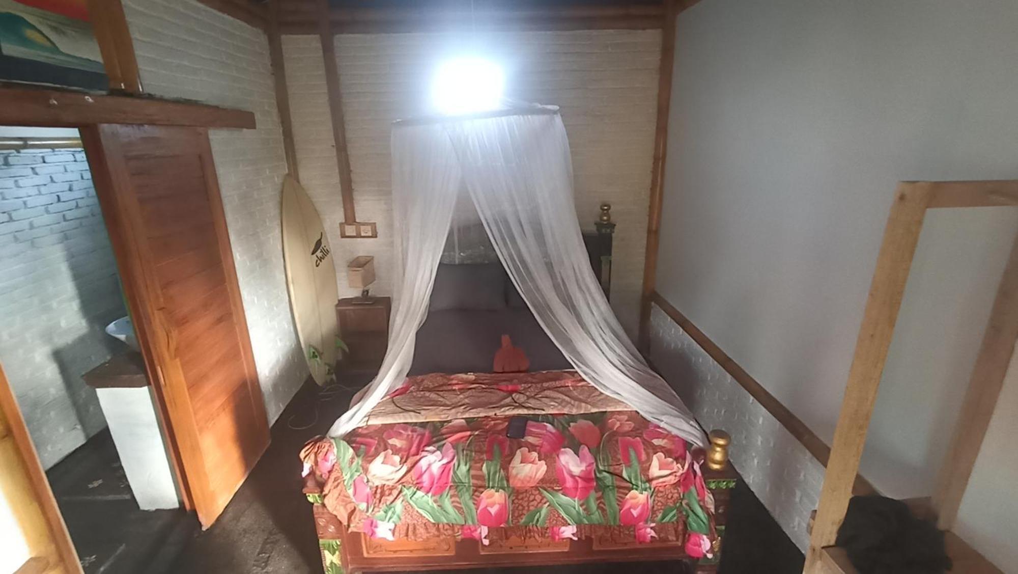 Ayolah Surf House &Surf Camp Lägenhet Jembrana Rum bild