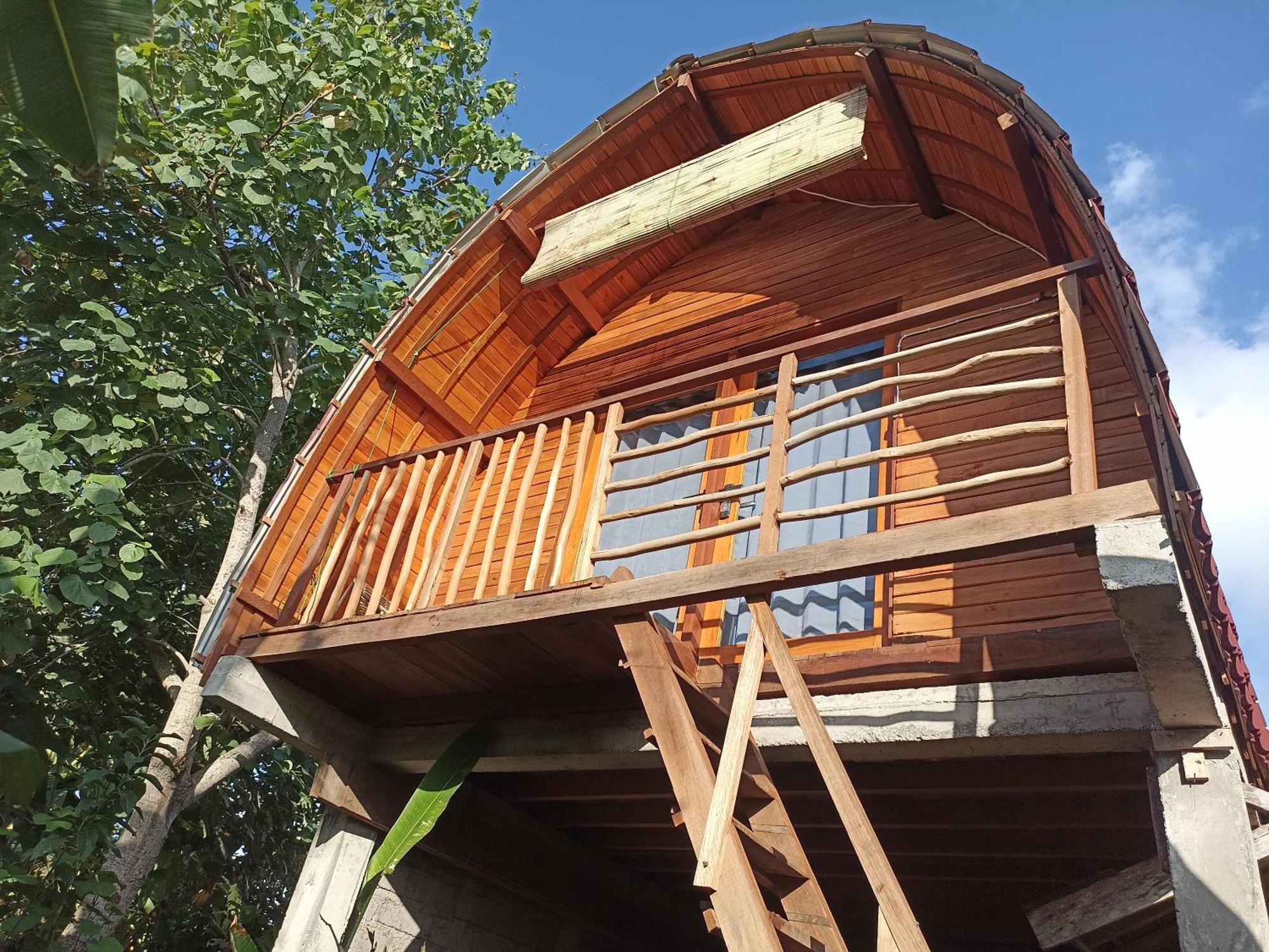 Ayolah Surf House &Surf Camp Lägenhet Jembrana Exteriör bild